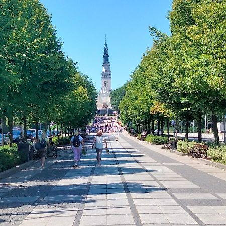 Cicha Kawalerka W Samym Centrum Czestochowa Bagian luar foto